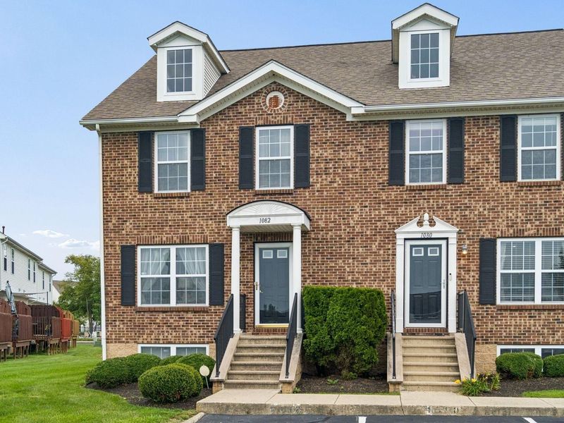 1080 Shady Lake Drive, Columbus, OH 43228 Photo 2