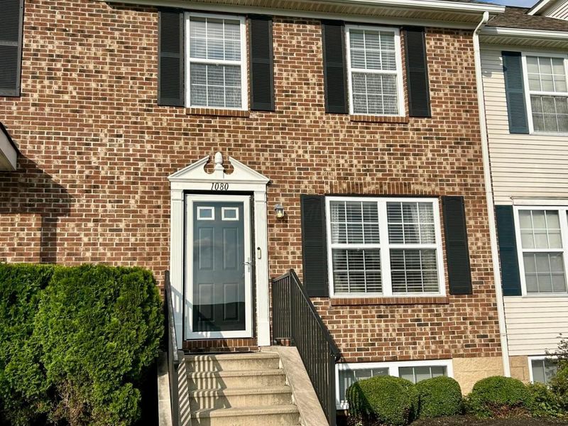 1080 Shady Lake Drive, Columbus, OH 43228 Photo 3