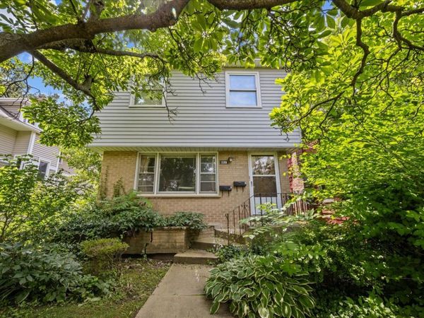 2490 Green Bay Road , Unit 1, Highland Park, IL 60035