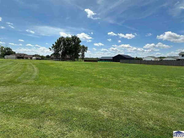 17 Golf Lane, Clinton, IN 47842
