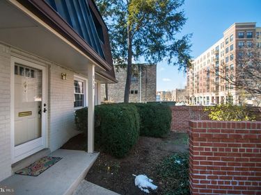 415 W BROAD STREET, FALLS CHURCH, VA 22046