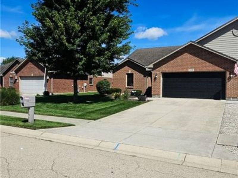 119 Burgundy Drive, Englewood, OH 45322 Photo 3