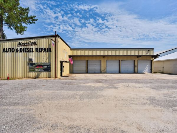 606 W Highway 90 , Bonifay, FL 32425