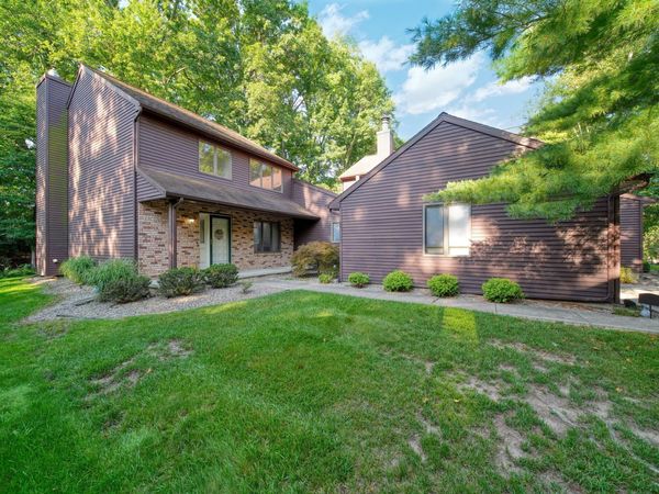 1852 Wedgefield, Jackson, MI 49201