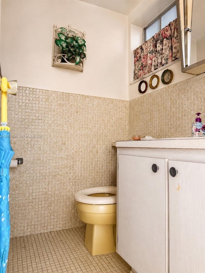 1001 Hillcrest Ct , Unit 204, Hollywood, FL 33021 Photo