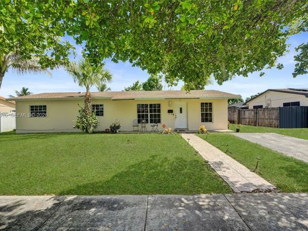 102 NE 206th Ter, Miami Gardens, FL 33179