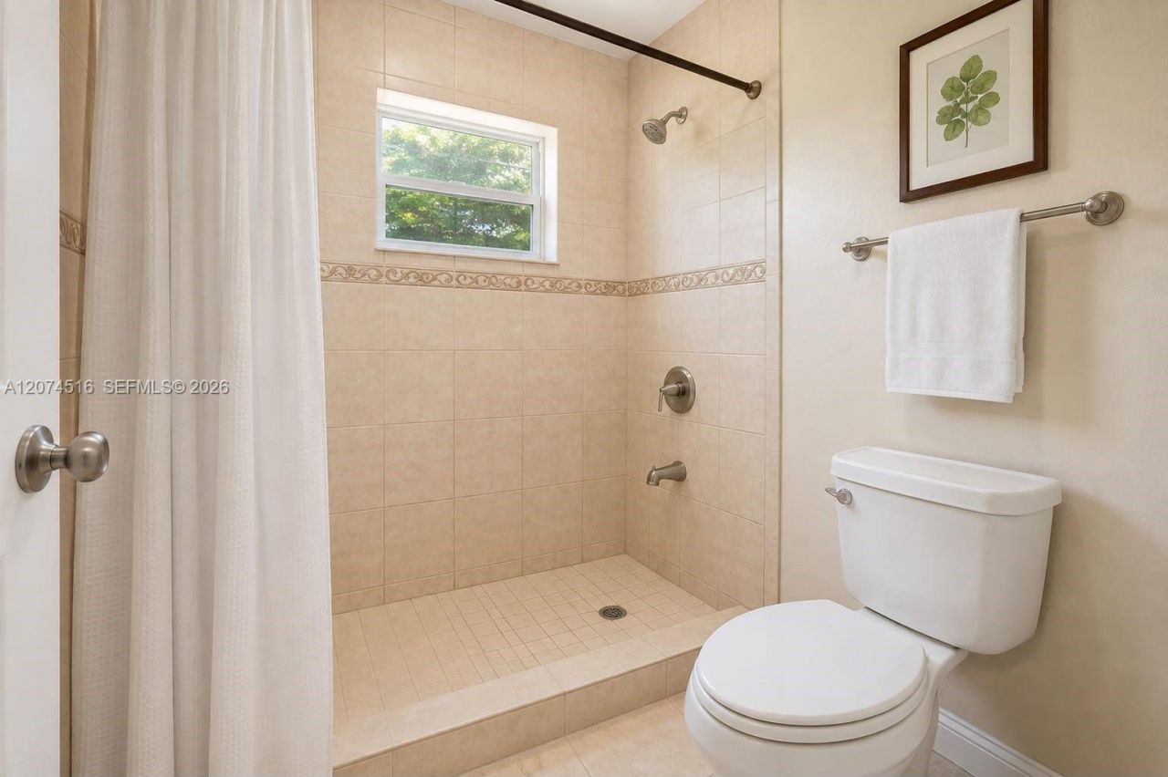 102 NE 206th Ter, Miami Gardens, FL 33179 Photo