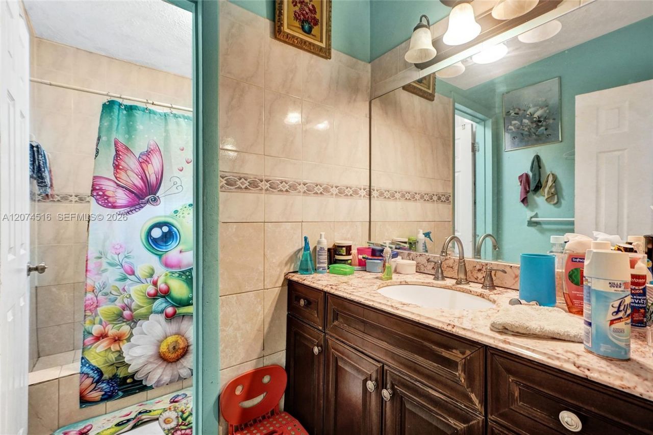 102 NE 206th Ter, Miami Gardens, FL 33179 Photo