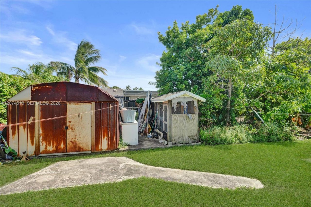 102 NE 206th Ter, Miami Gardens, FL 33179 Photo