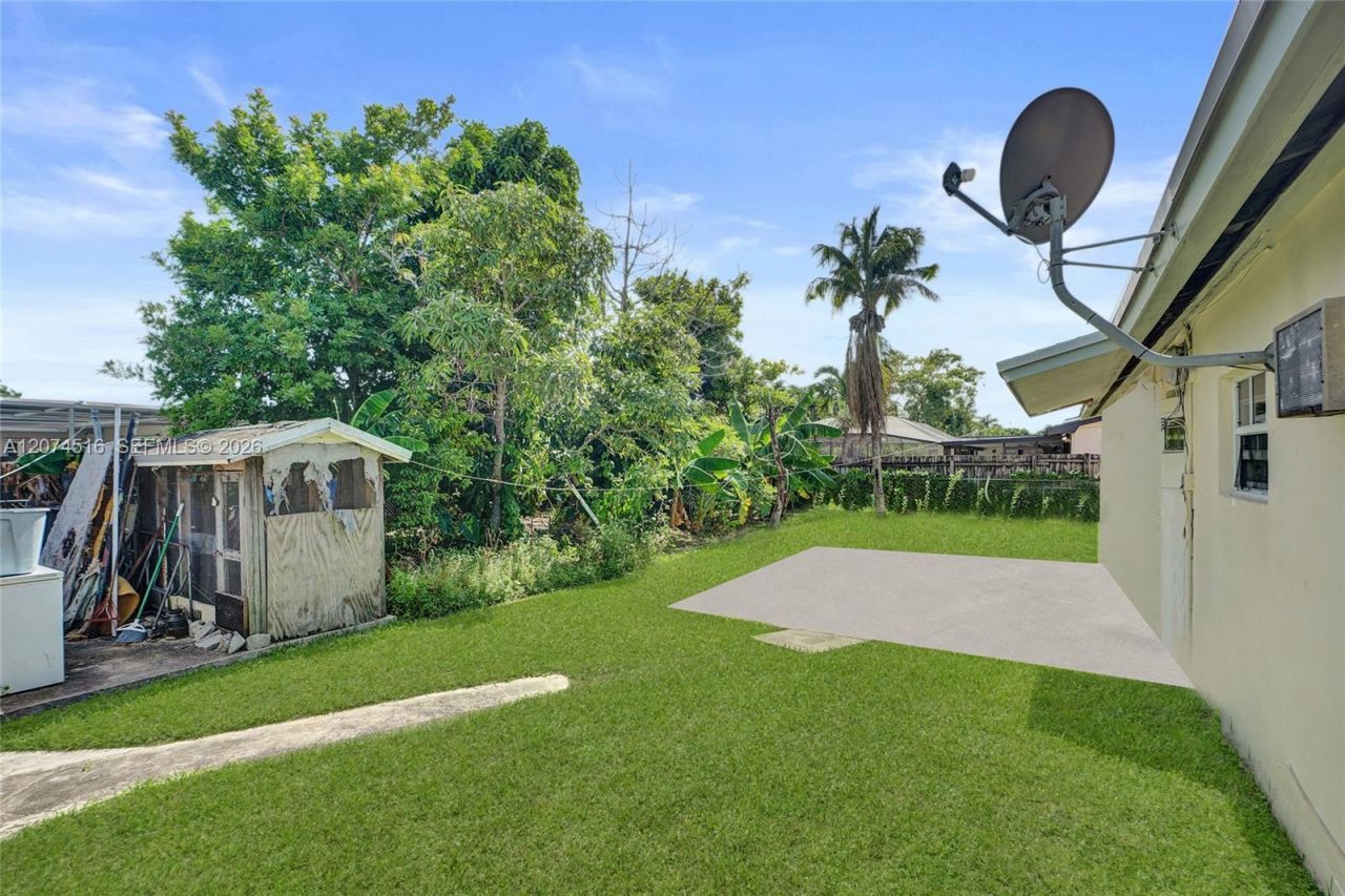 102 NE 206th Ter, Miami Gardens, FL 33179 Photo