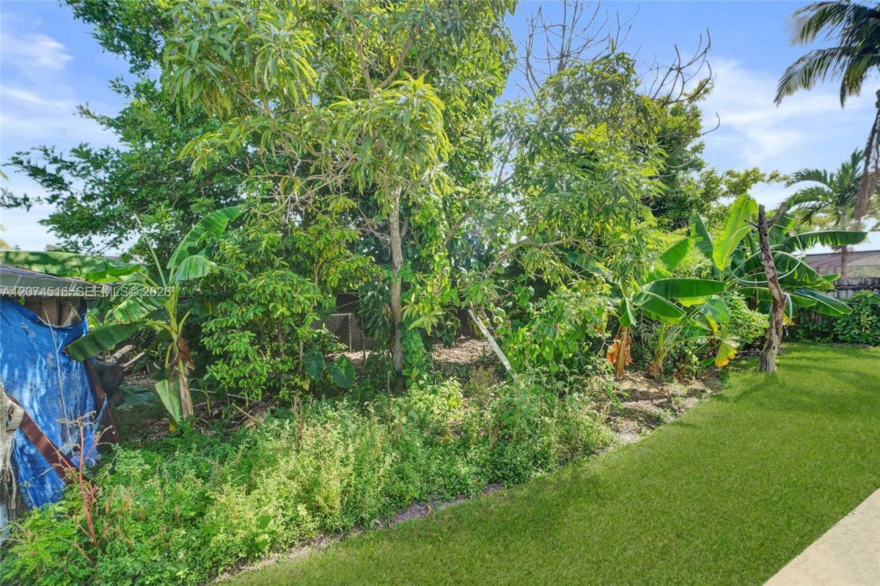 102 NE 206th Ter, Miami Gardens, FL 33179 Photo