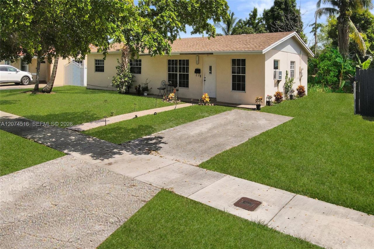 102 NE 206th Ter, Miami Gardens, FL 33179 Photo