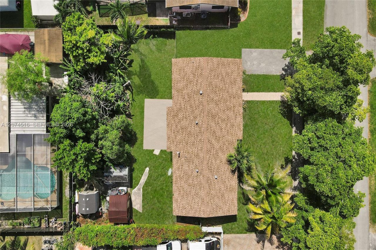 102 NE 206th Ter, Miami Gardens, FL 33179 Photo