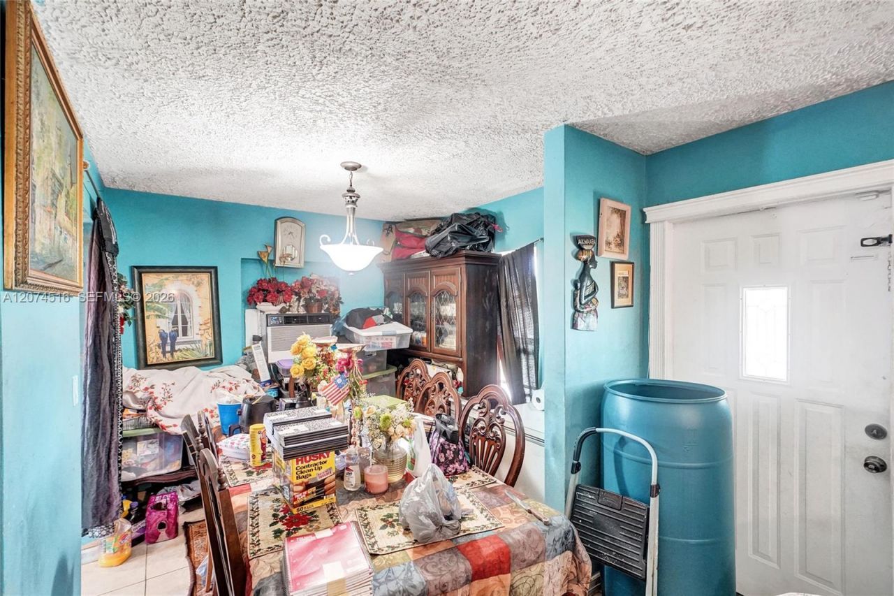 102 NE 206th Ter, Miami Gardens, FL 33179 Photo