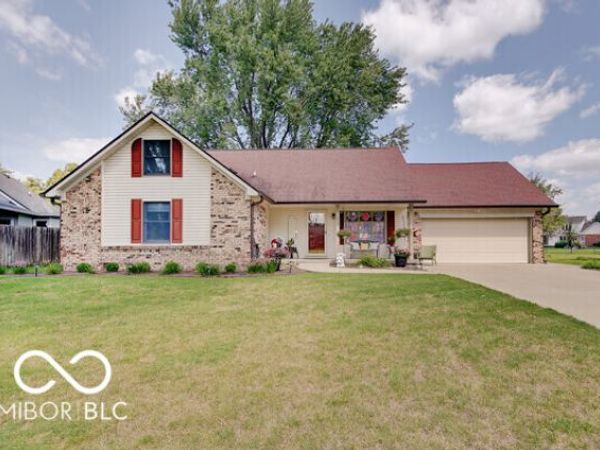 210 Christina Drive, Whiteland, IN 46184