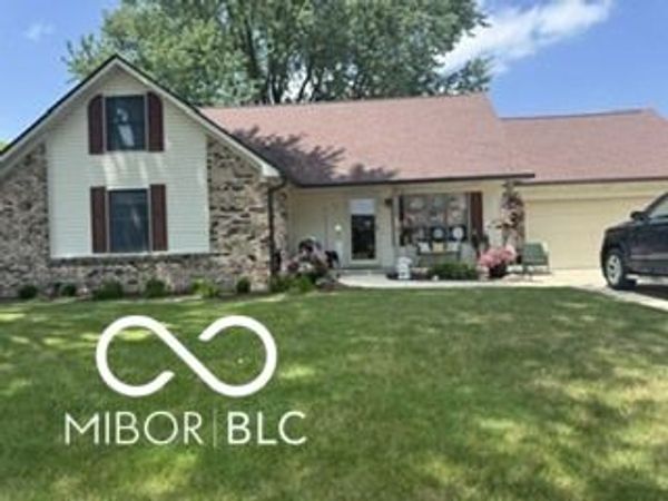 210 Christina Drive , Whiteland, IN 46184