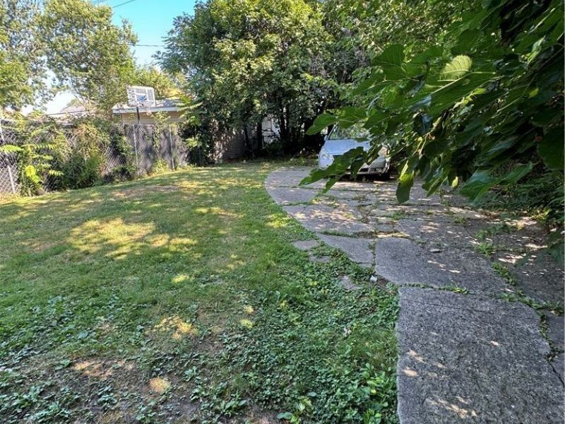 11304 Thrush Avenue, Cleveland, OH 44111 Photo 3