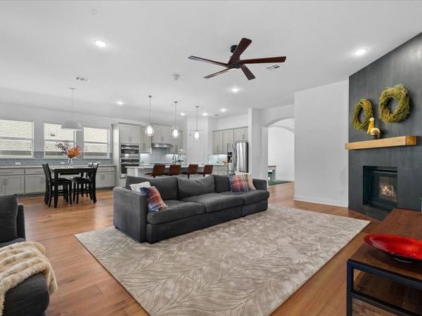749 Jacksdaw DR, Austin, TX 78737