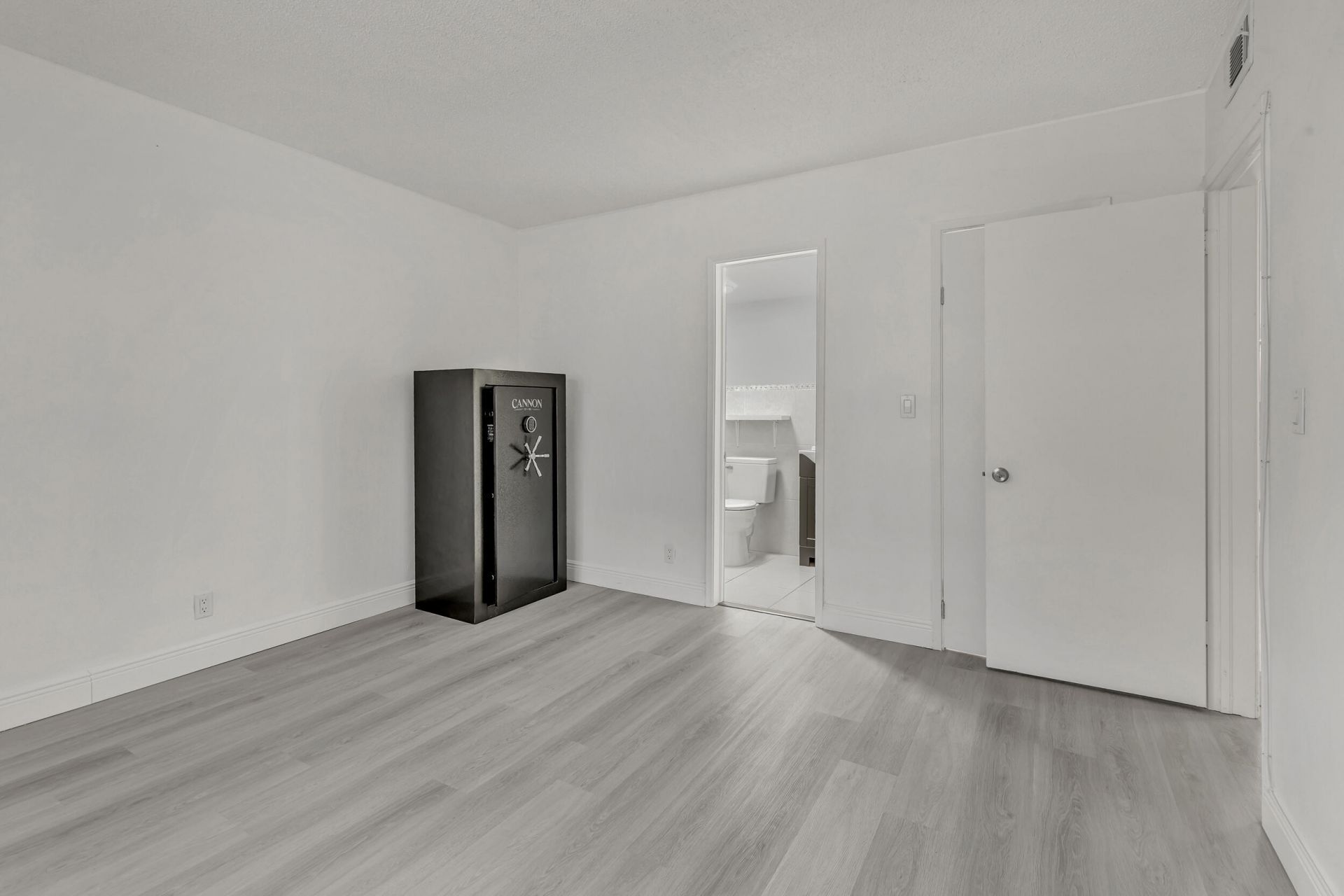 651 Pine Drive, Unit 204, Pompano Beach, FL 33060 Photo