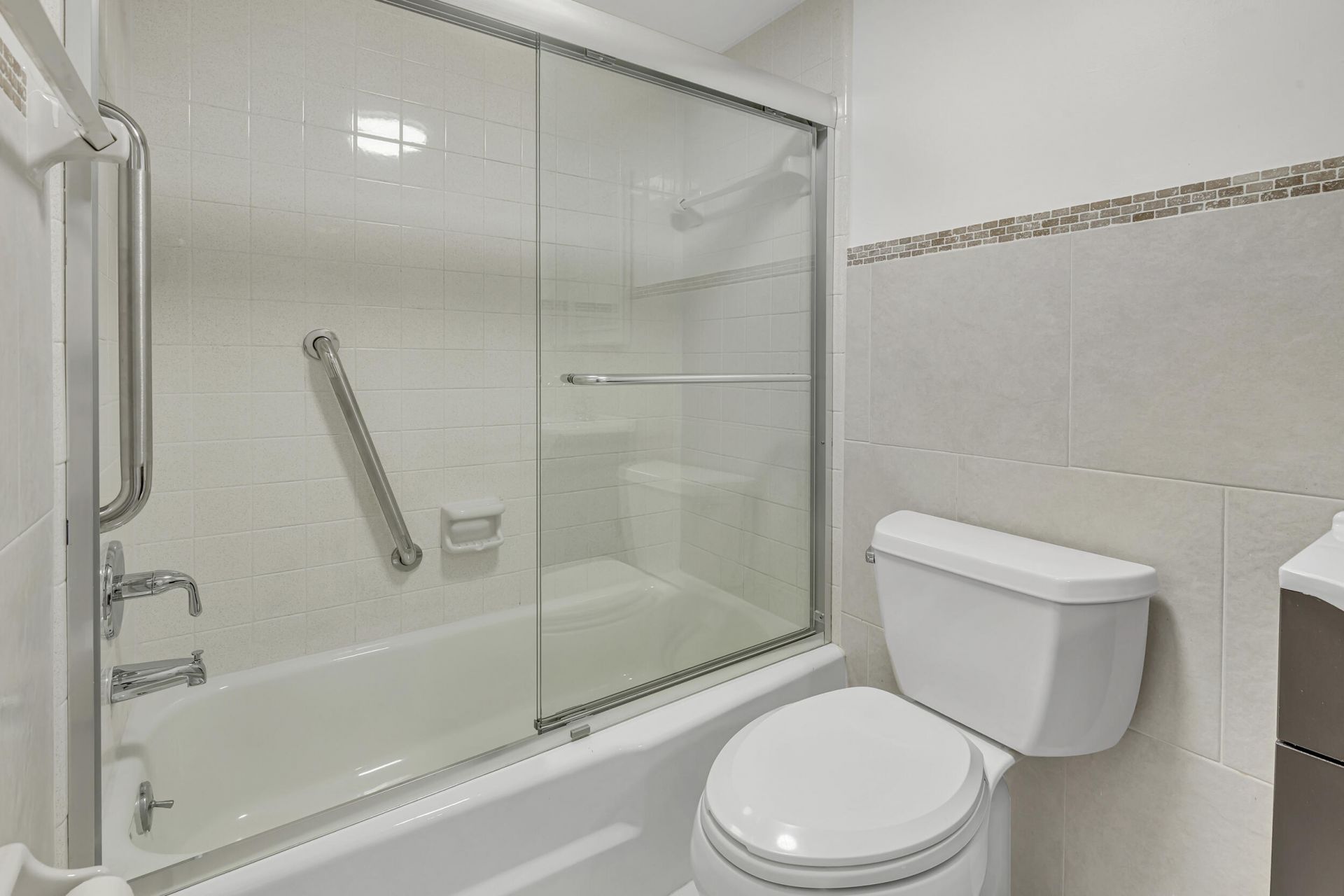 651 Pine Drive, Unit 204, Pompano Beach, FL 33060 Photo