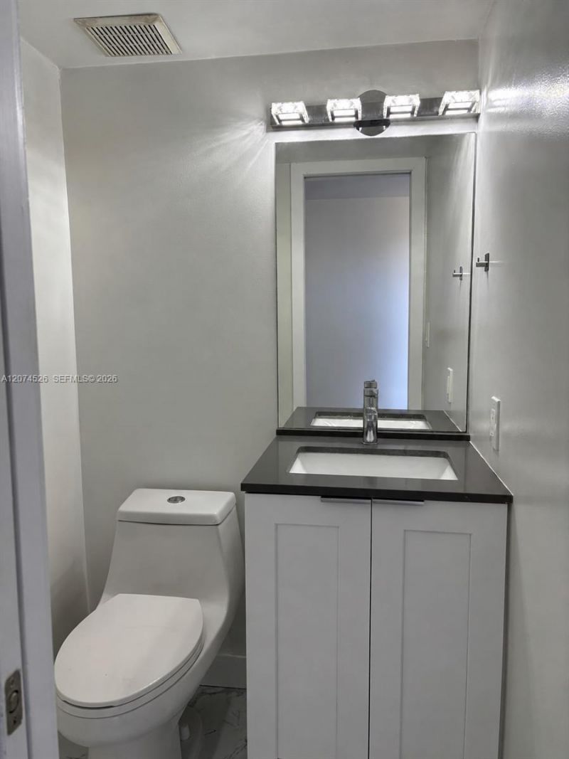 12400 NW 11th Ln, Unit 2101, Miami, FL 33182 Photo