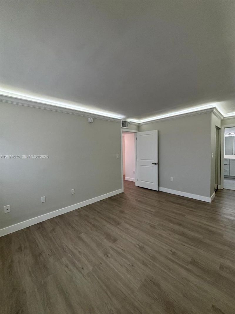 12400 NW 11th Ln, Unit 2101, Miami, FL 33182 Photo