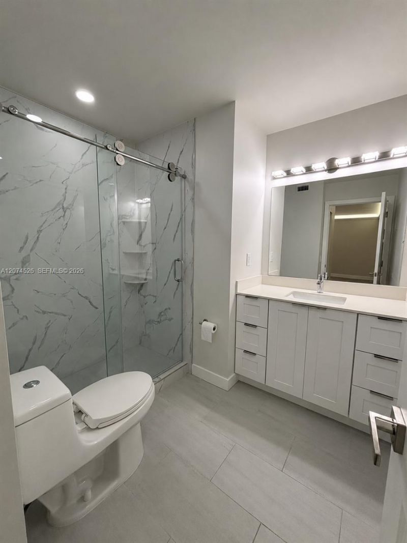 12400 NW 11th Ln, Unit 2101, Miami, FL 33182 Photo