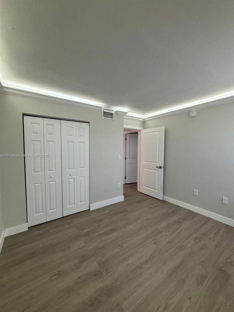 12400 NW 11th Ln, Unit 2101, Miami, FL 33182 Photo