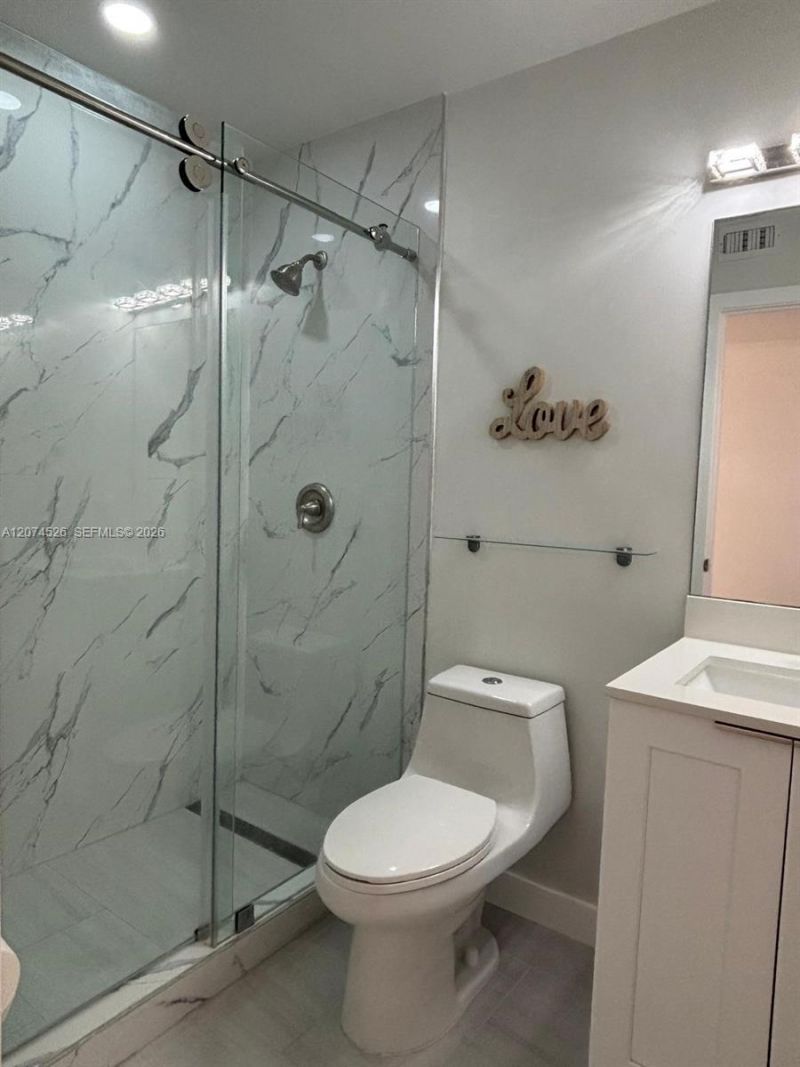 12400 NW 11th Ln, Unit 2101, Miami, FL 33182 Photo