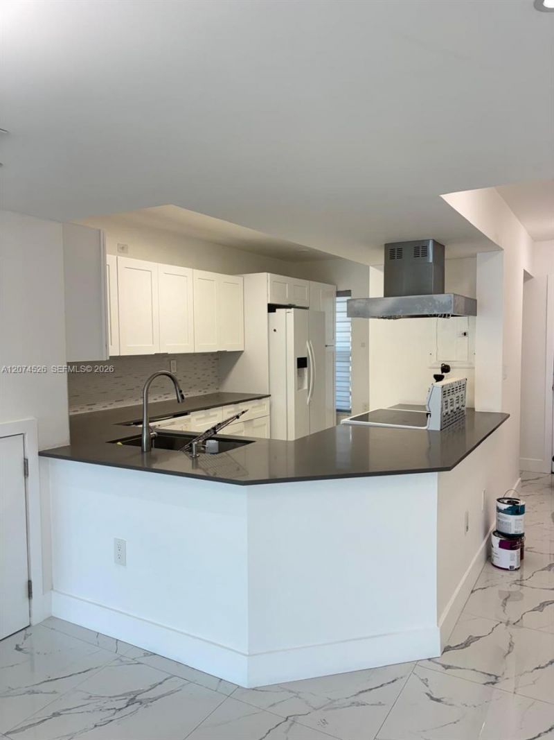 12400 NW 11th Ln, Unit 2101, Miami, FL 33182 Photo