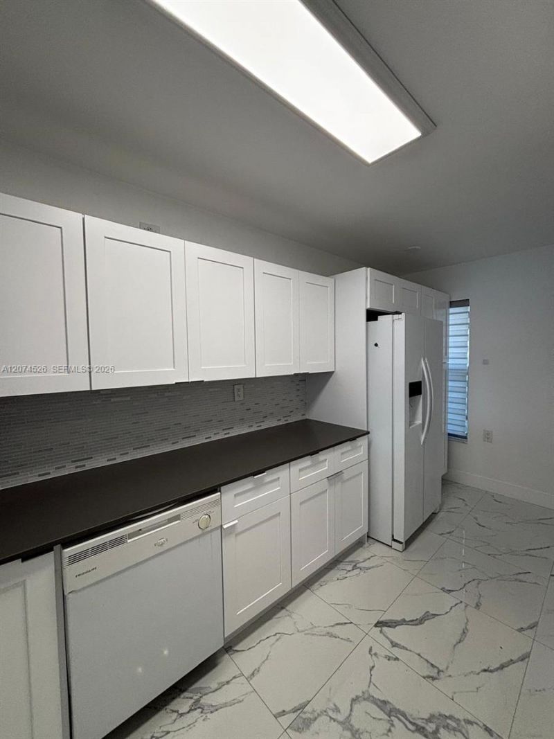 12400 NW 11th Ln, Unit 2101, Miami, FL 33182 Photo