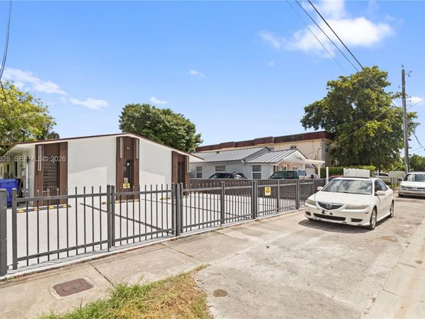 3125 NW 21st Ct , Unit 01, Miami, FL 33142
