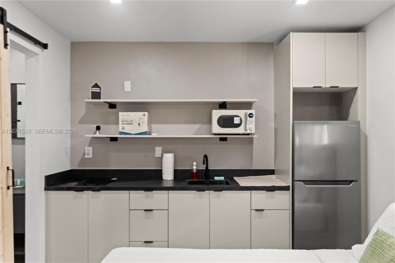 3125 NW 21st Ct, Unit 01, Miami, FL 33142 Photo