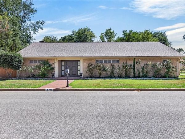 726 Mulberry Drive , Athens, TX 75751