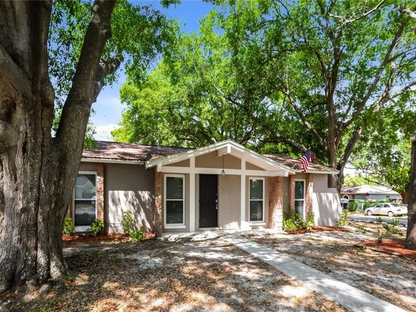 VALRICO, FL 33594