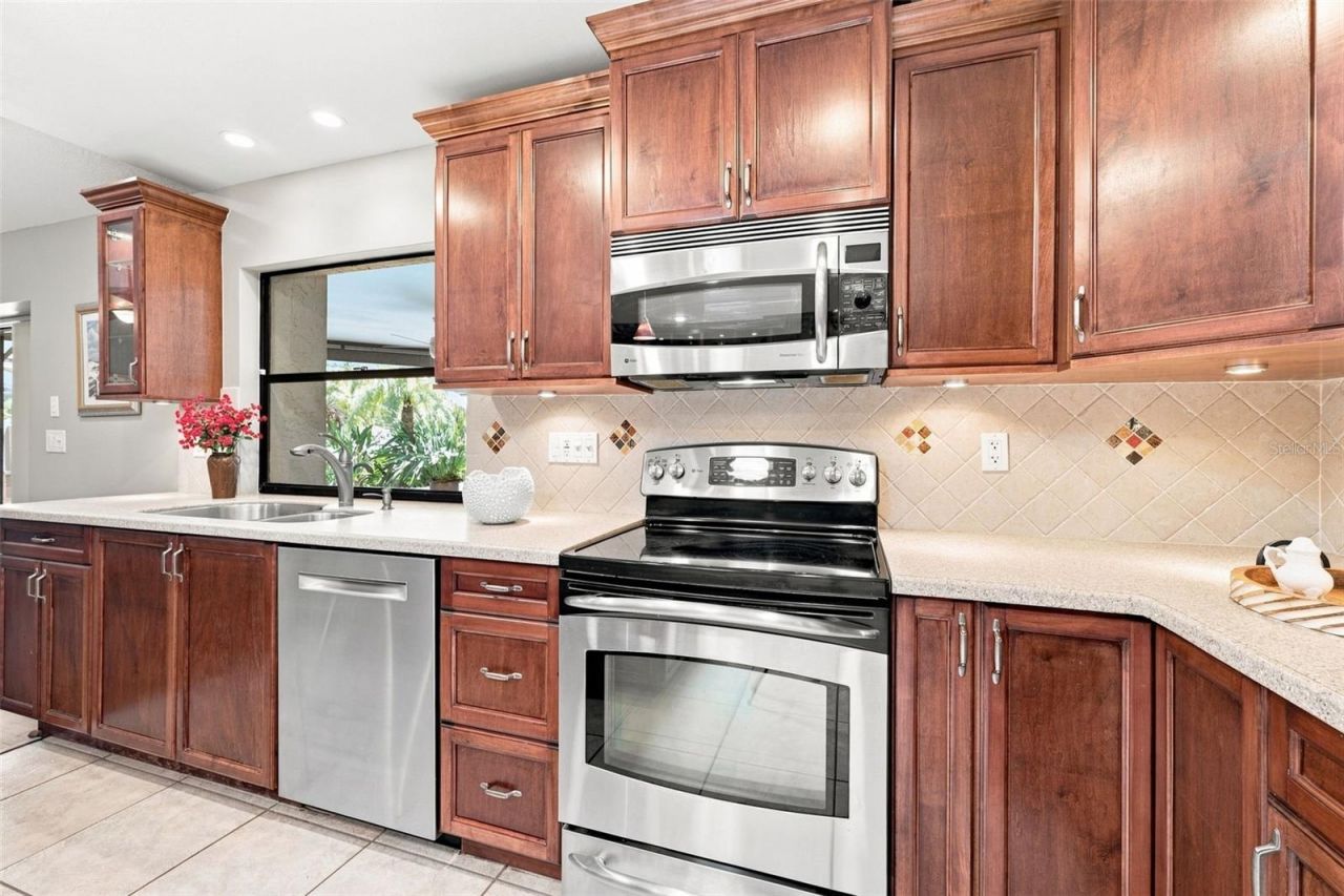 2694 Redford Court W, Clearwater, FL 33761 Photo