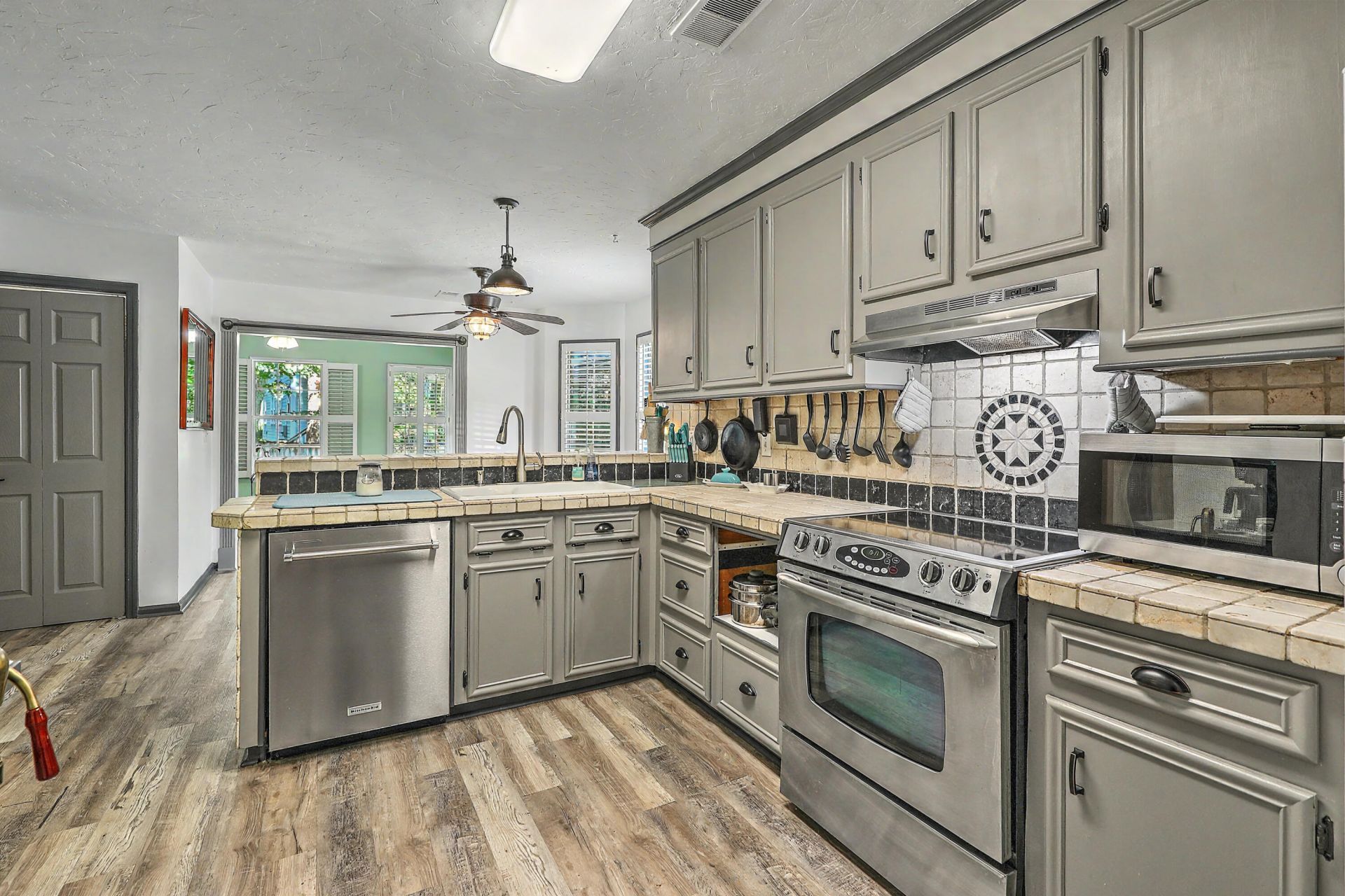 306 Black Oak Boulevard Photo 13