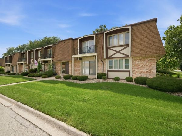 12720 CARRIAGE Lane, Unit F1, Crestwood, IL 60418