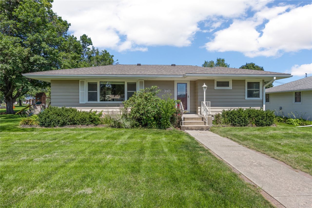 310 2nd Avenue E, Lisbon, IA 52253 Main Photo