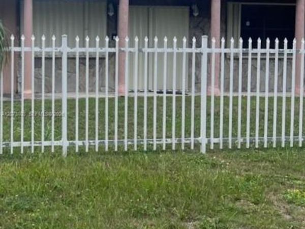 10061 E Hibiscus St , Palmetto Bay, FL 33157