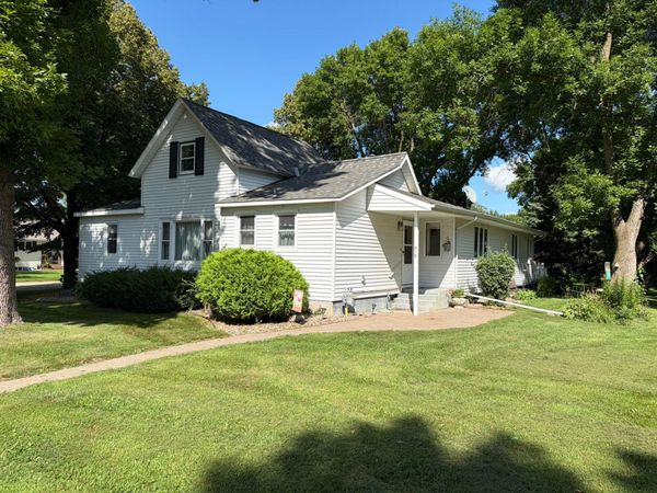 519 5th Street NW, Renville, MN 56284