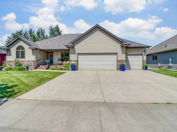 555 Queens Court, Moorhead, MN 56560