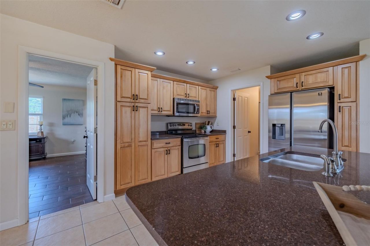 6711 Conetta Drive, Sarasota, FL 34243 Photo