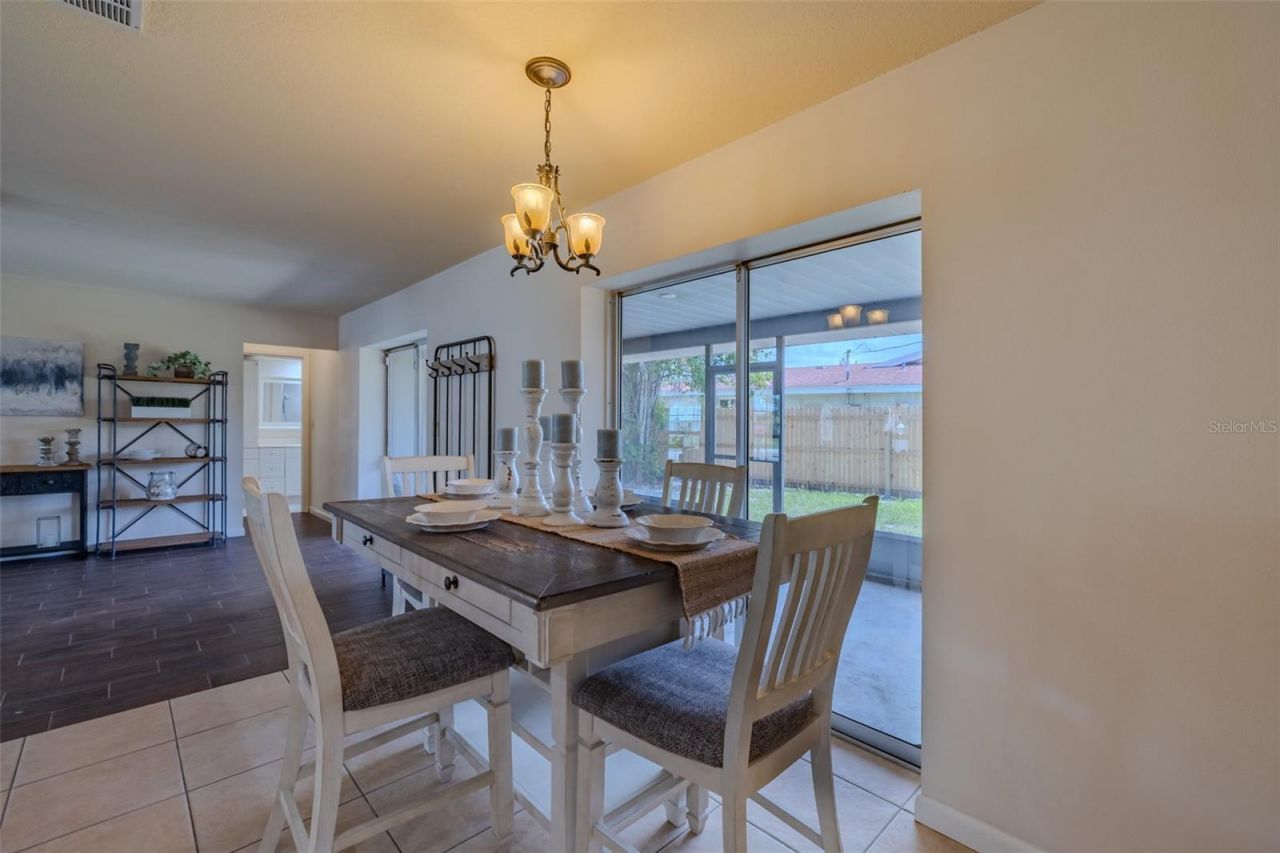 6711 Conetta Drive, Sarasota, FL 34243 Photo