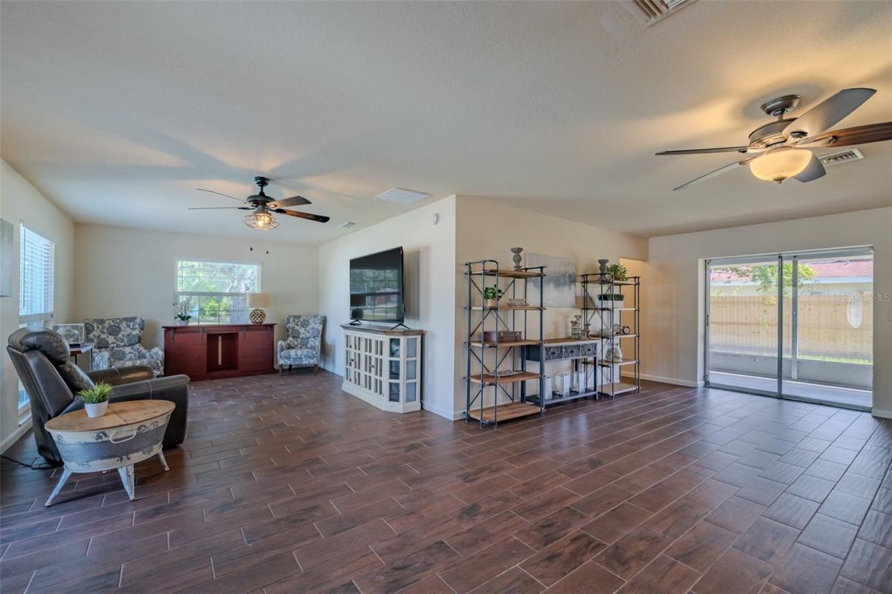 6711 Conetta Drive, Sarasota, FL 34243 Photo