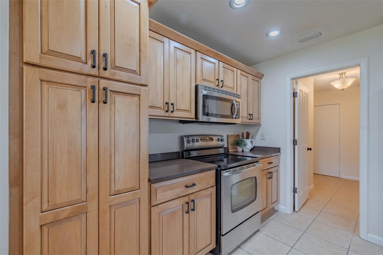 6711 Conetta Drive, Sarasota, FL 34243 Photo