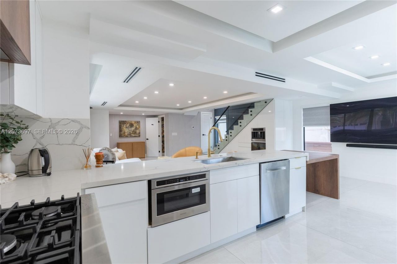 5601 N Ocean Dr , Hollywood, FL 33019 Photo