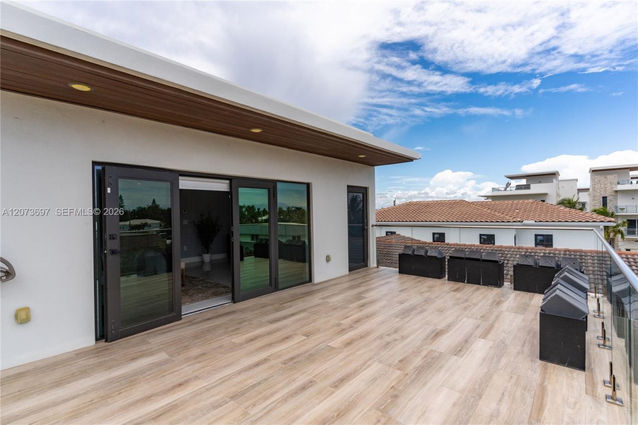 5601 N Ocean Dr , Hollywood, FL 33019 Photo