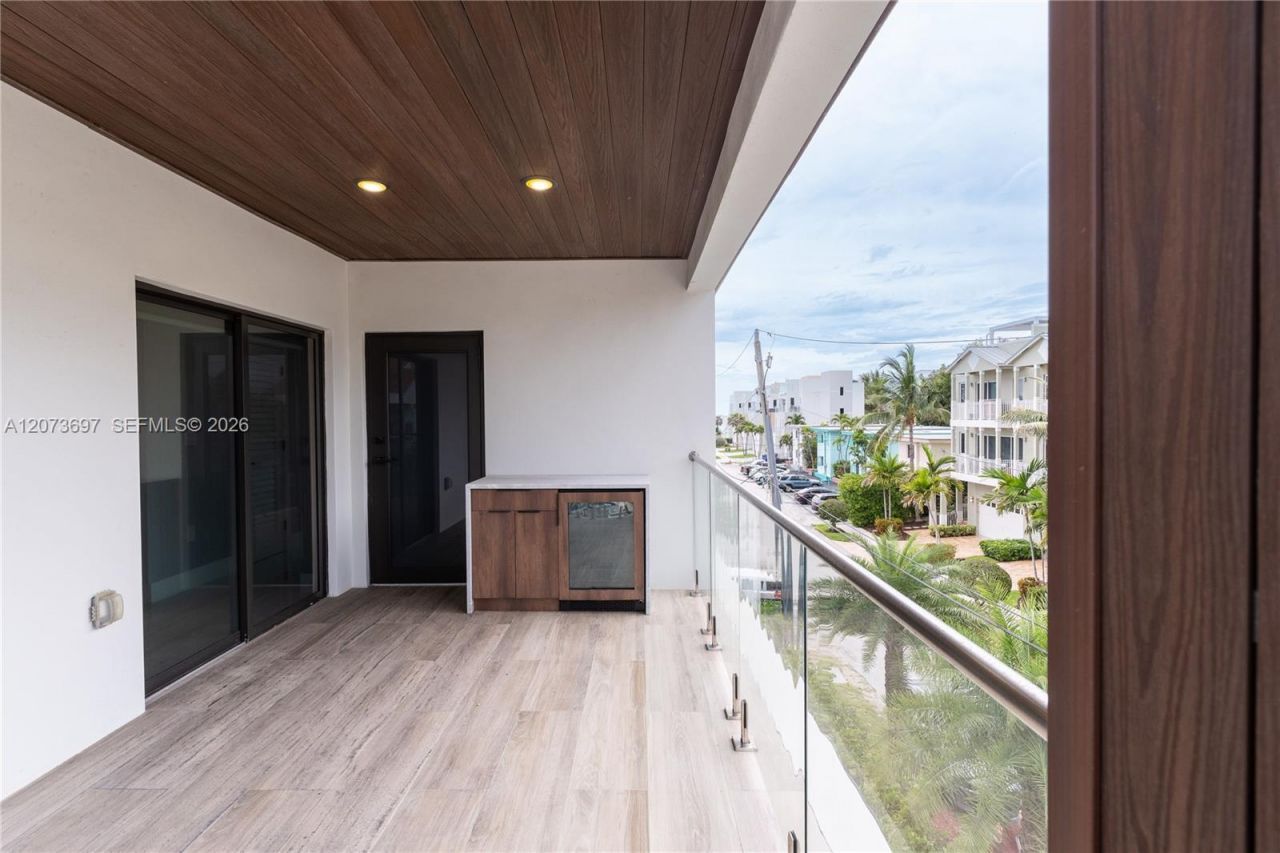 5601 N Ocean Dr , Hollywood, FL 33019 Photo