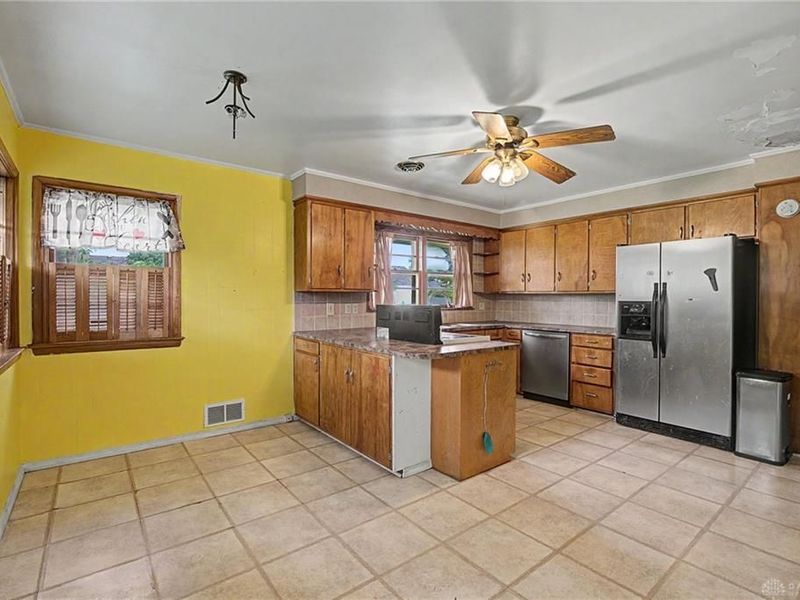 306 E Meeker Avenue, Greenville, OH 45331 Photo 12